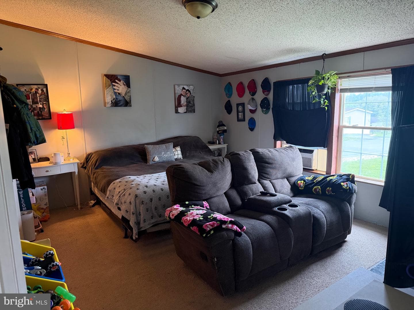 215 Longwood Court W photo 7