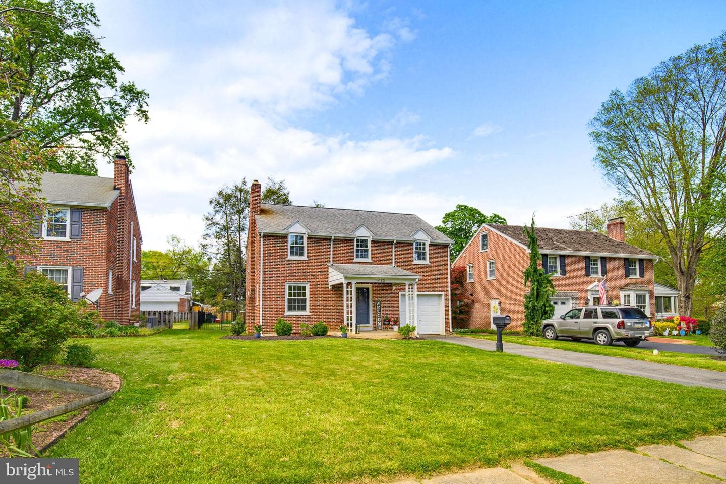 975 Salisbury Court photo 4