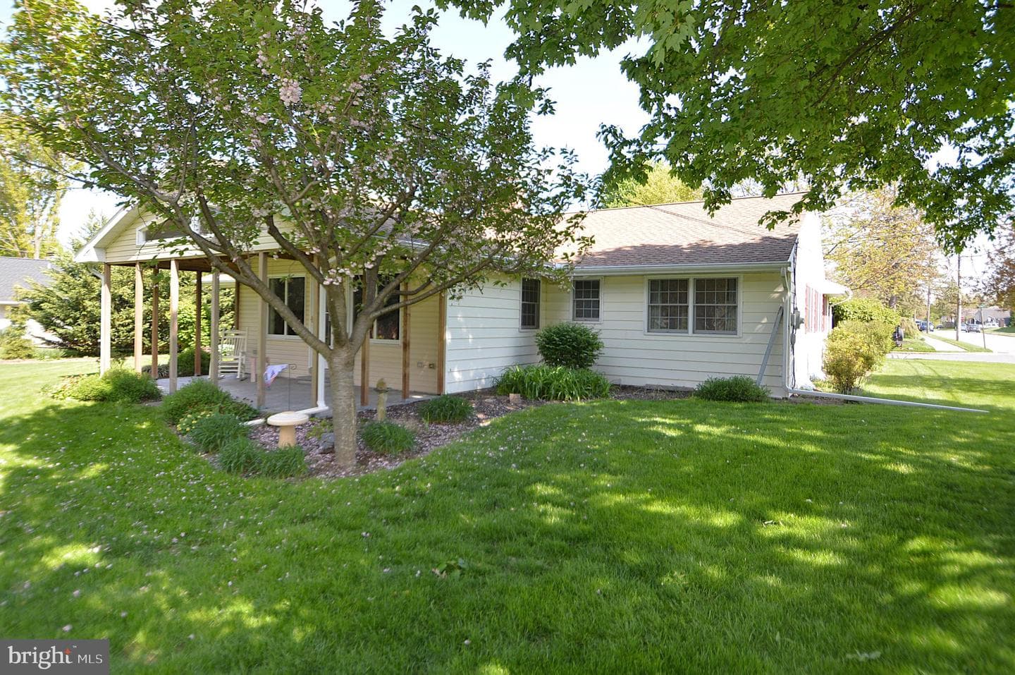 230 Adele Avenue photo 5