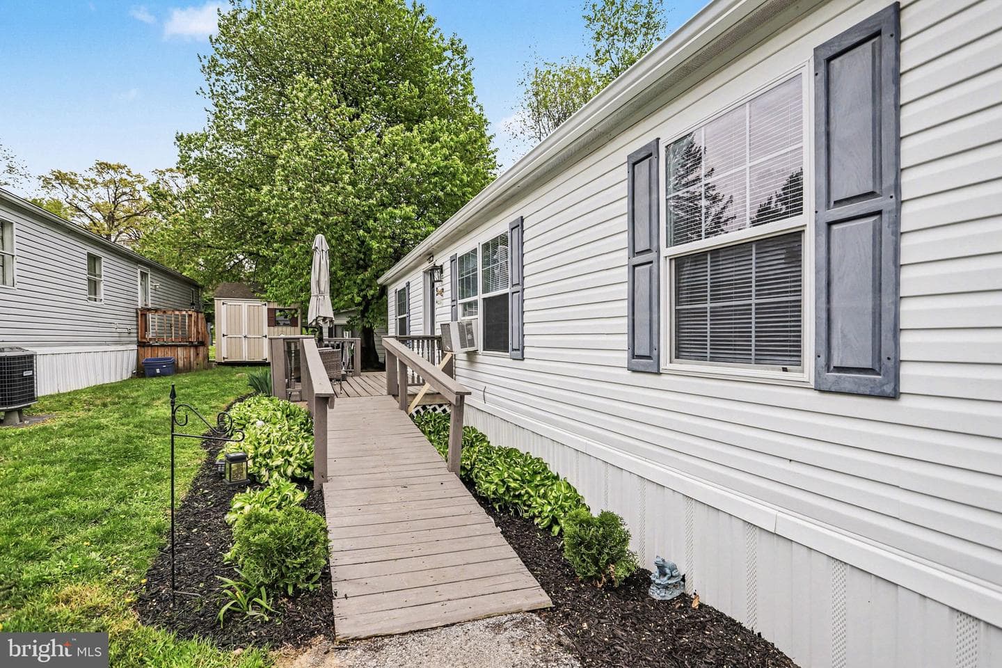 731 Primrose Lane photo 4