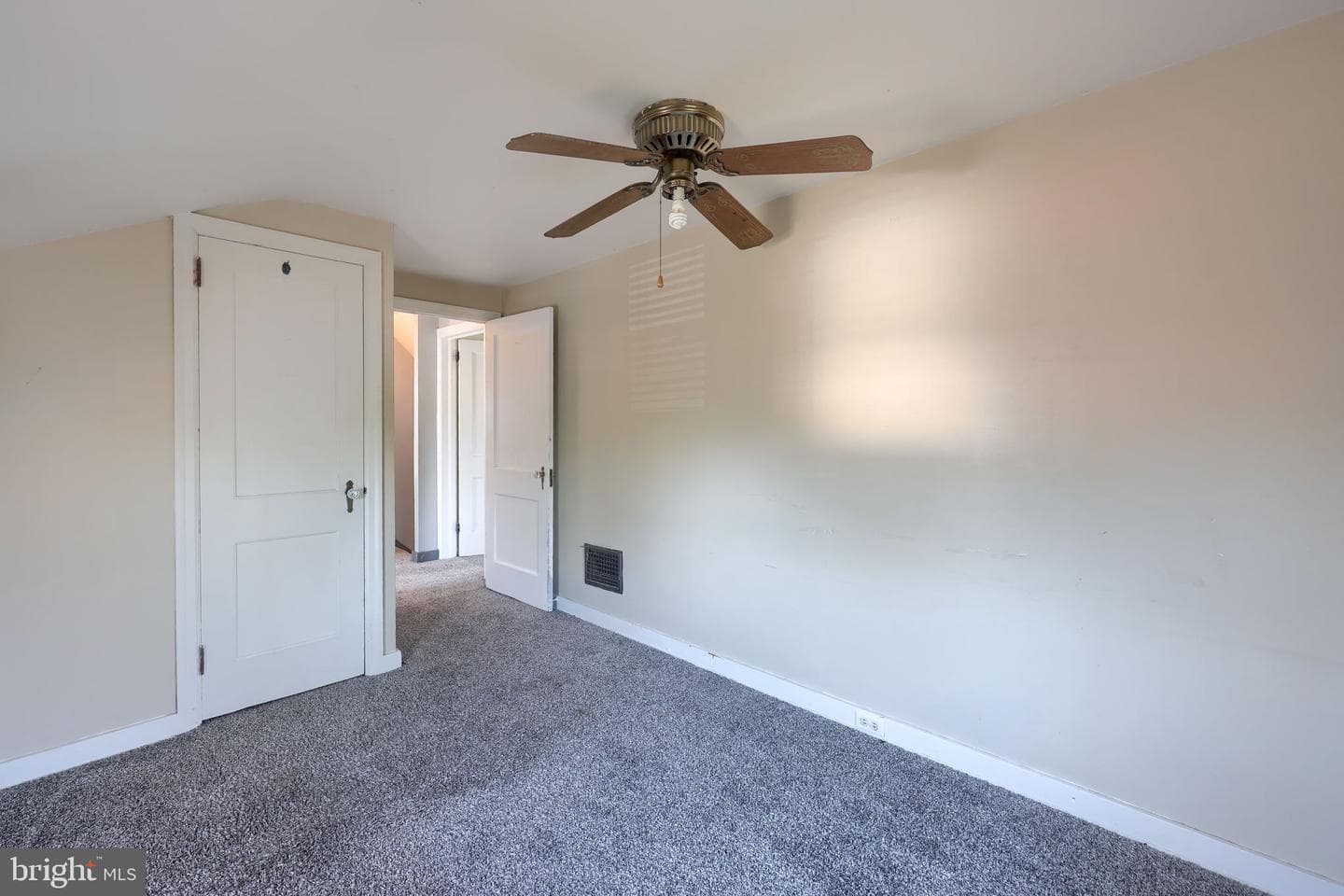 1310 Clark Street photo 17