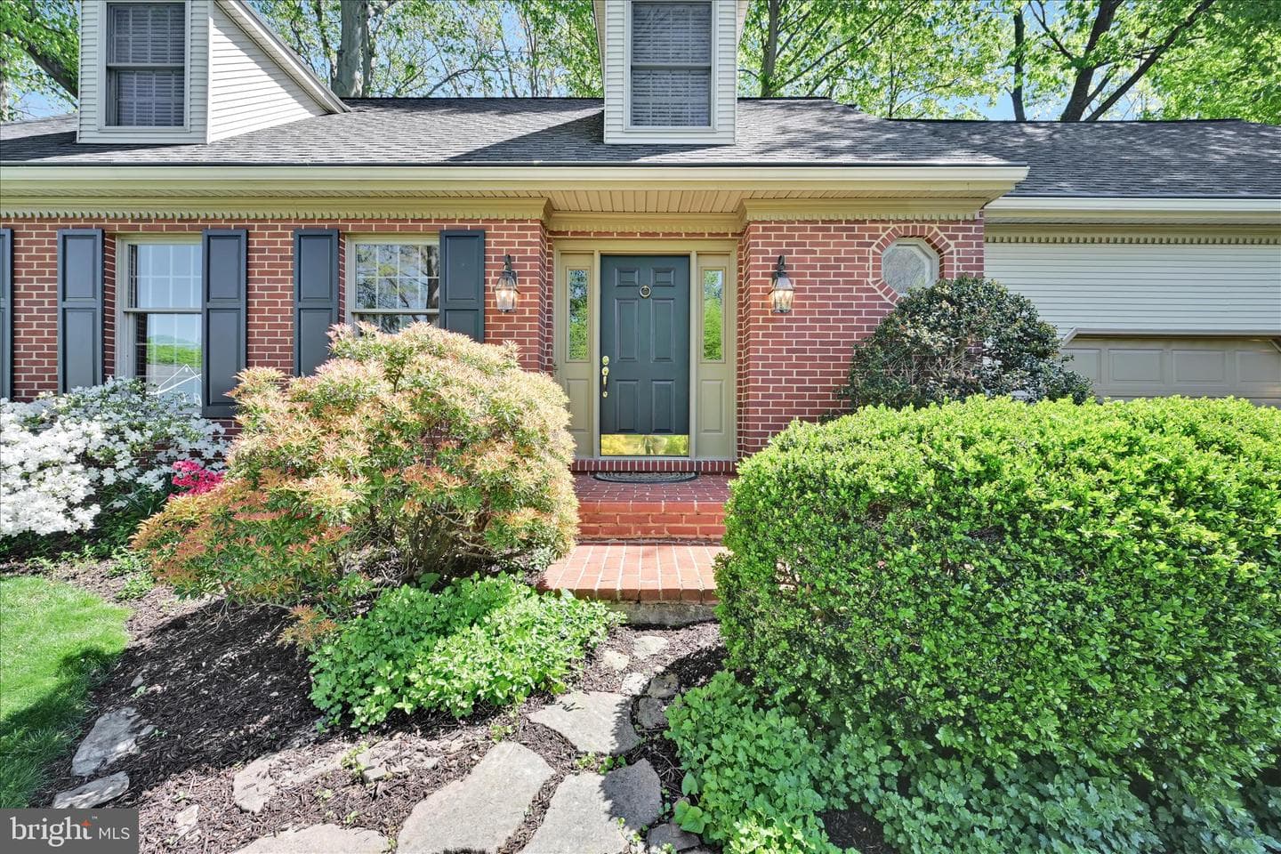 151 Ridings Way photo 2