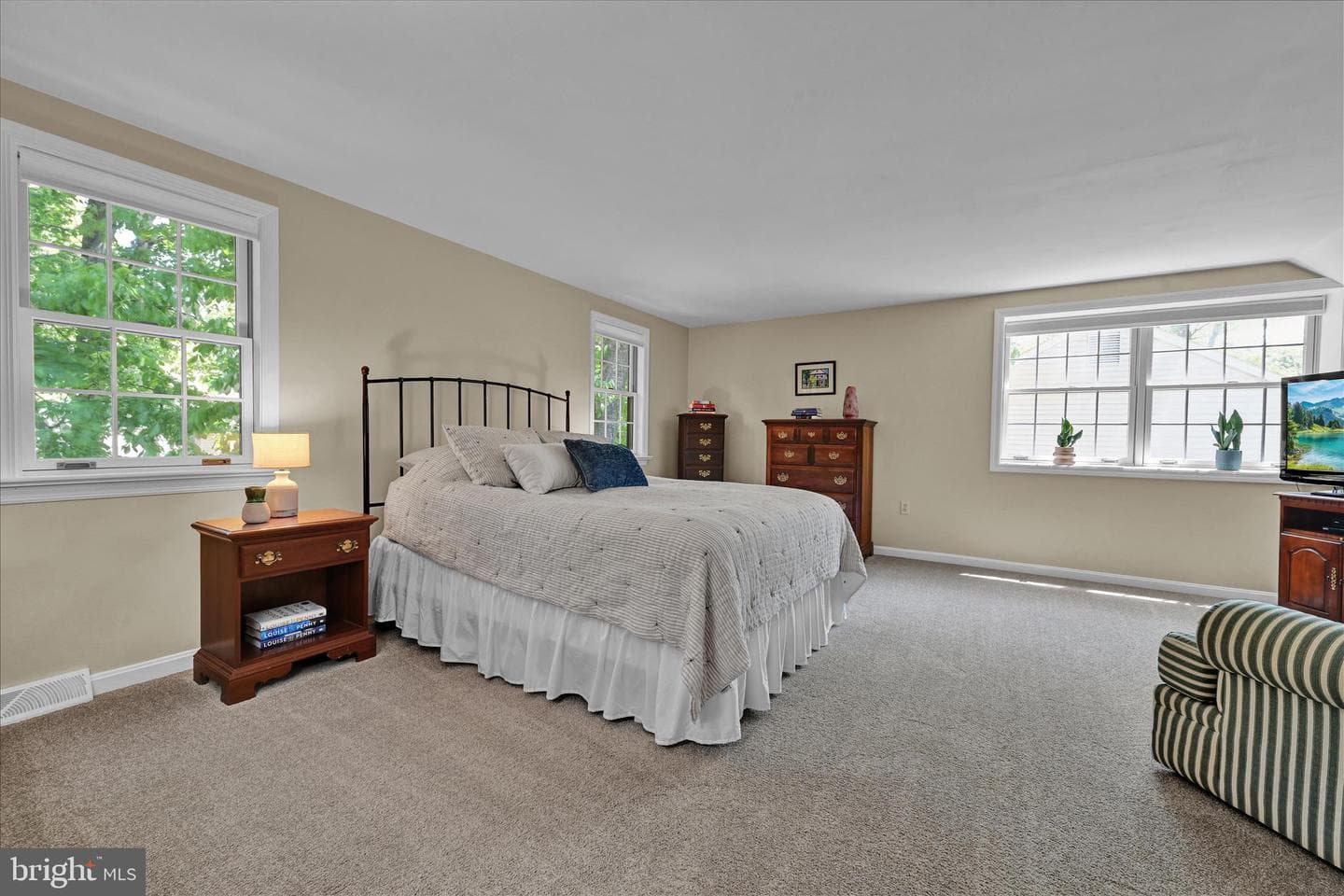 151 Ridings Way photo 20