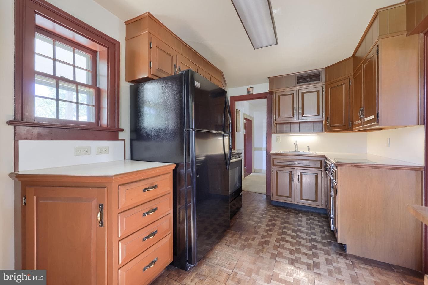 326 Miller Street photo 16