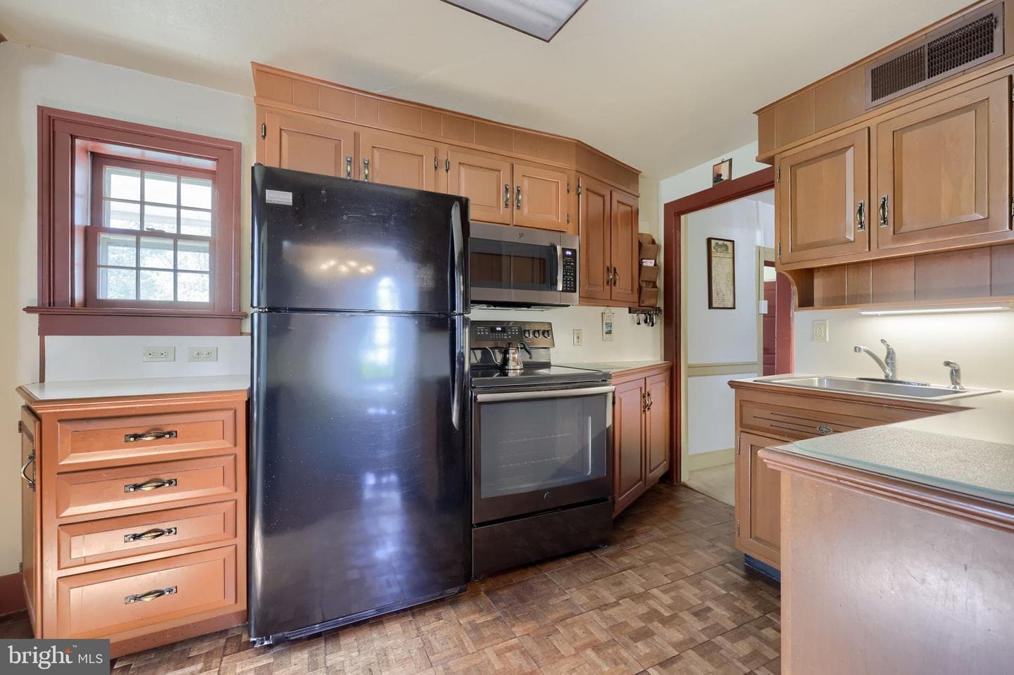326 Miller Street photo 20