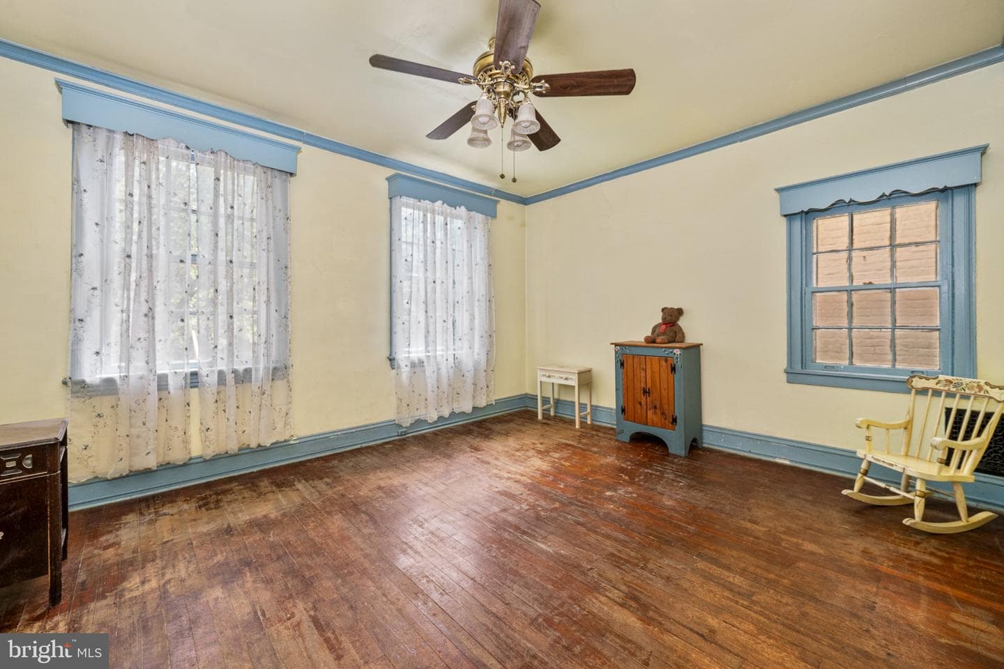 347 E Orange Street photo 12