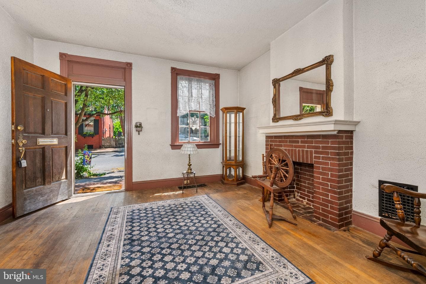 347 E Orange Street photo 3