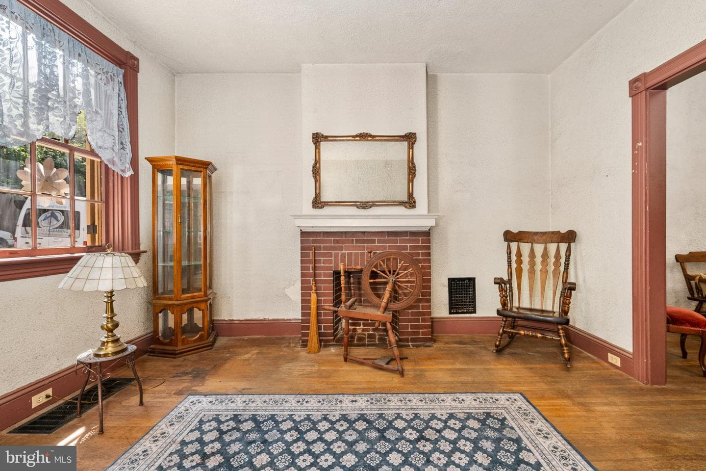 347 E Orange Street photo 4