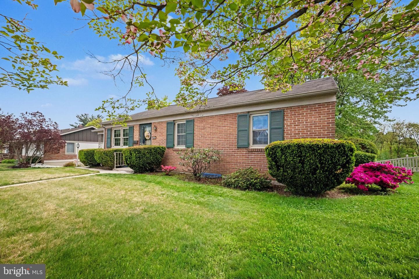 422 Westview Drive photo 3