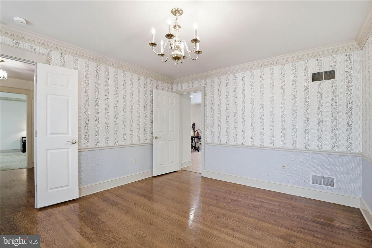 410 Cardinal Court photo 10