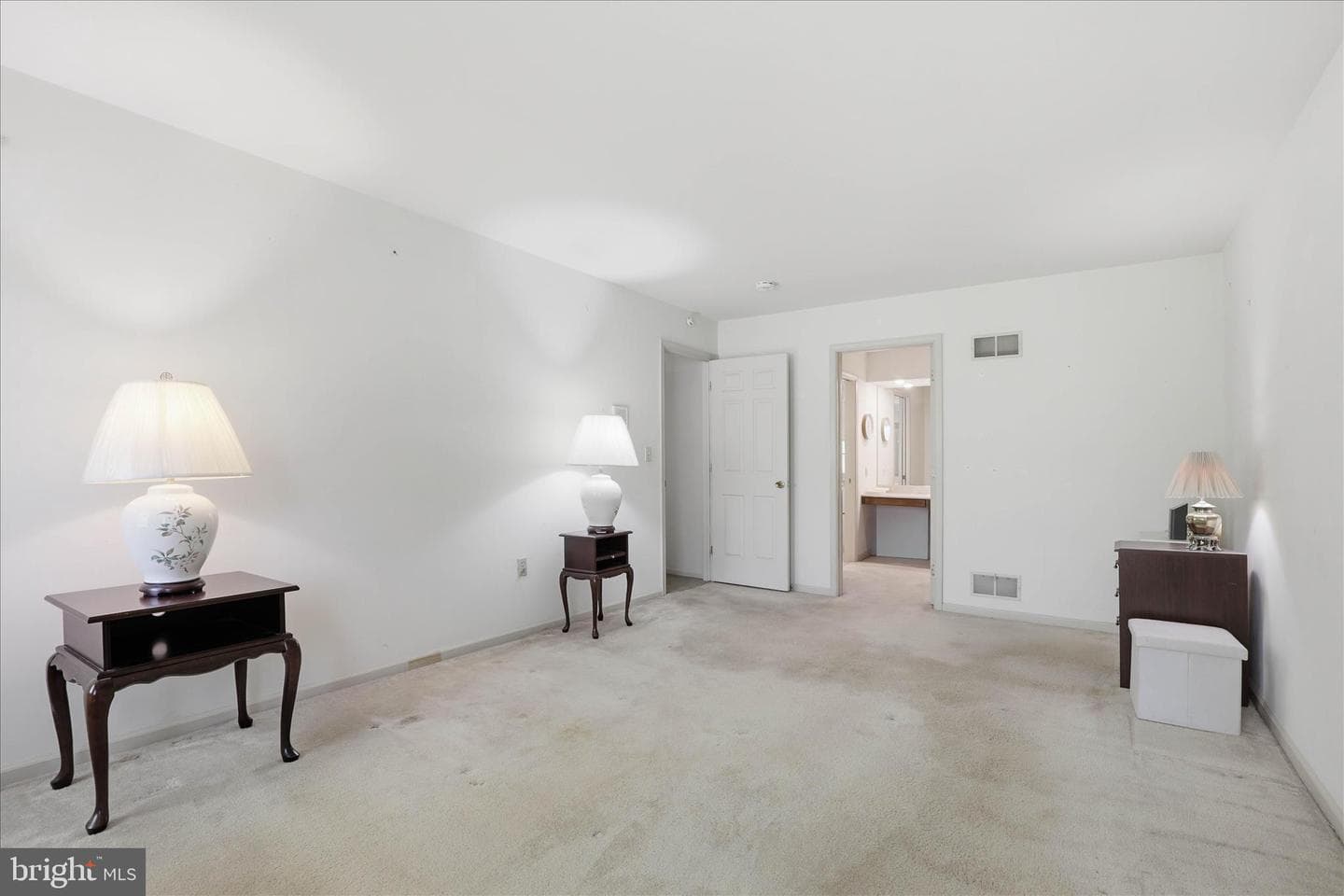 410 Cardinal Court photo 31