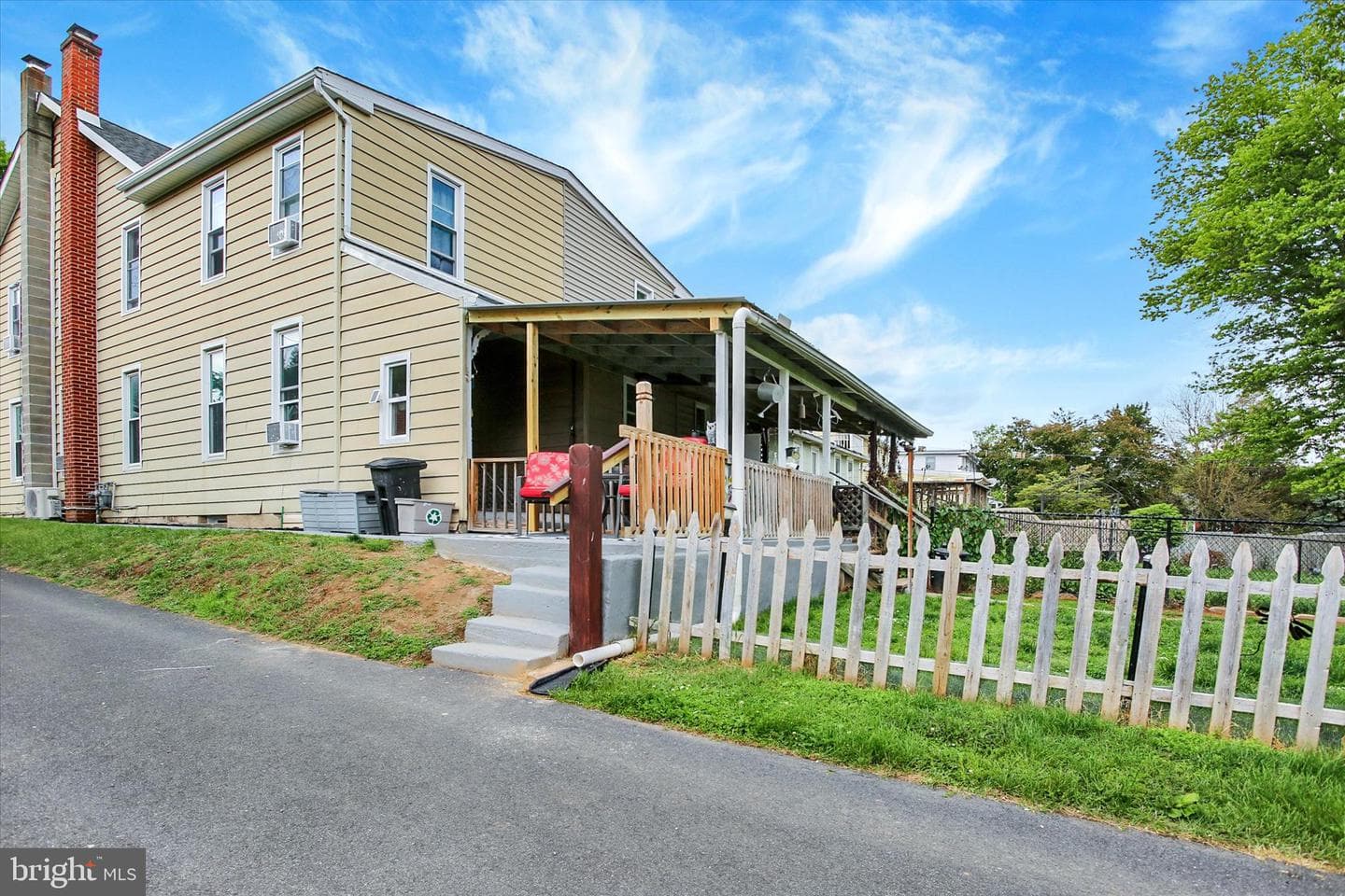 338 E Park Street photo 5