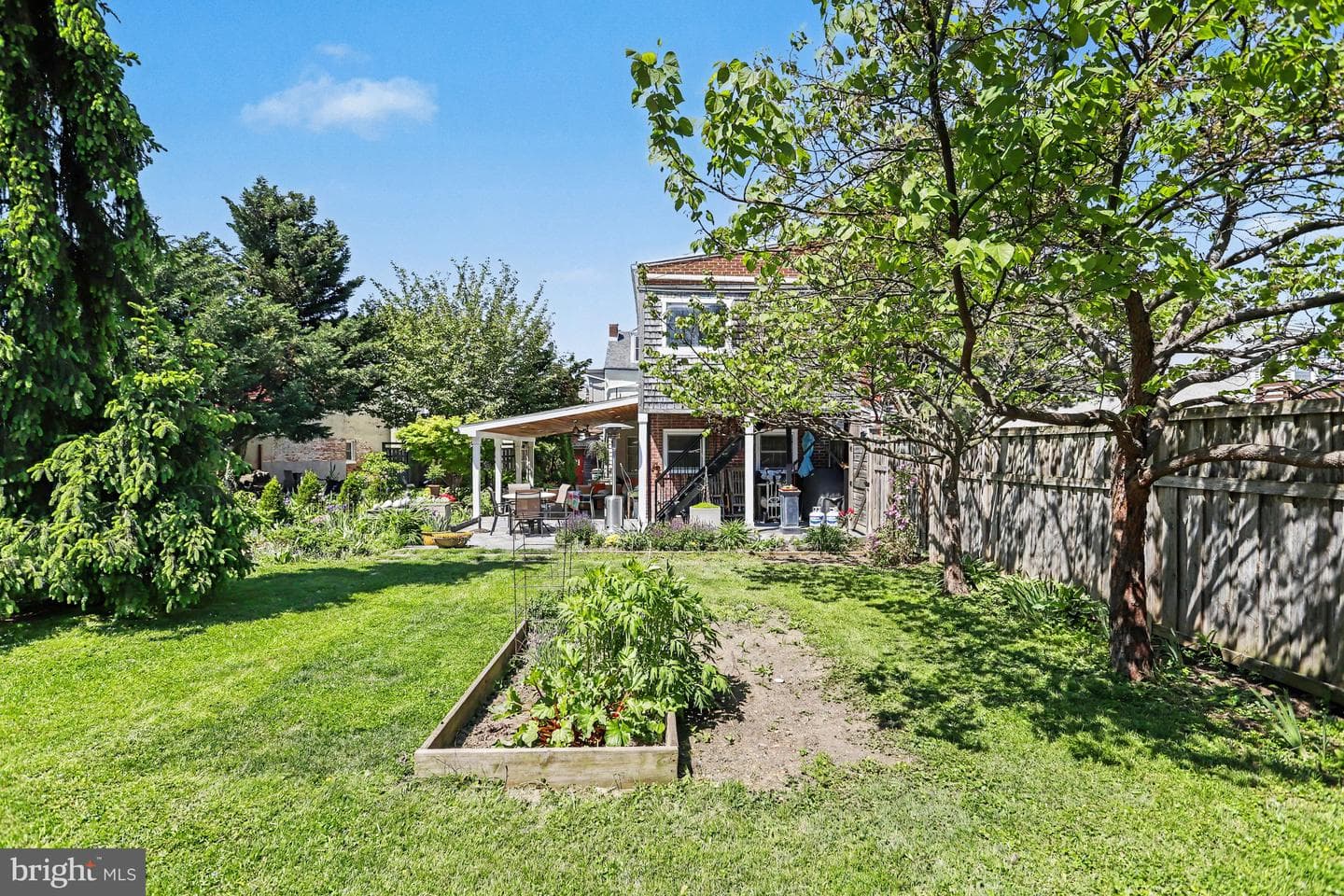 425 N Queen Street photo 46