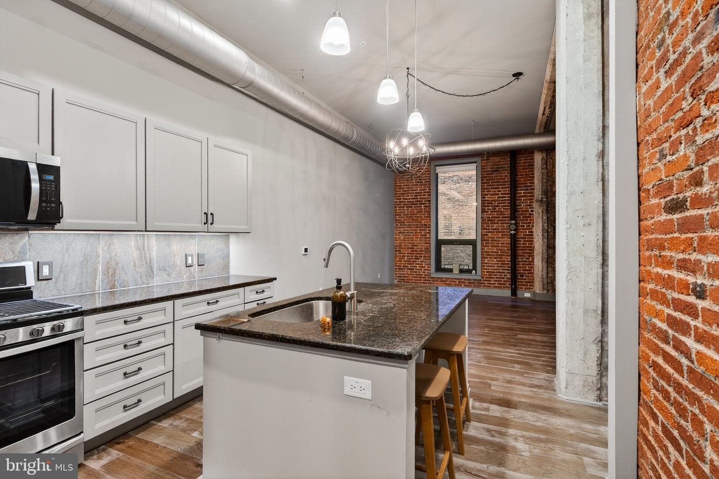 41 W Lemon Street #304 photo 6
