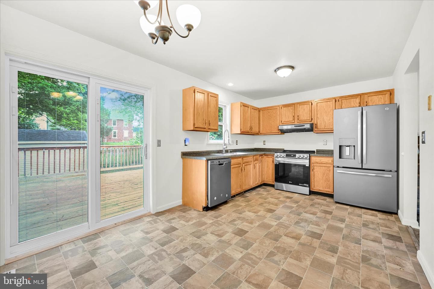 101 Foxchase Drive photo 11