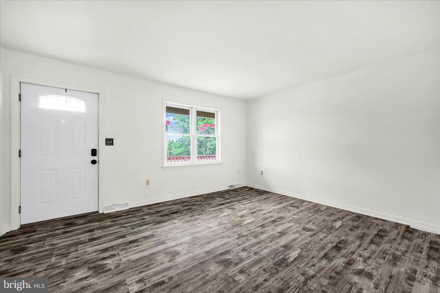 101 Foxchase Drive photo 7