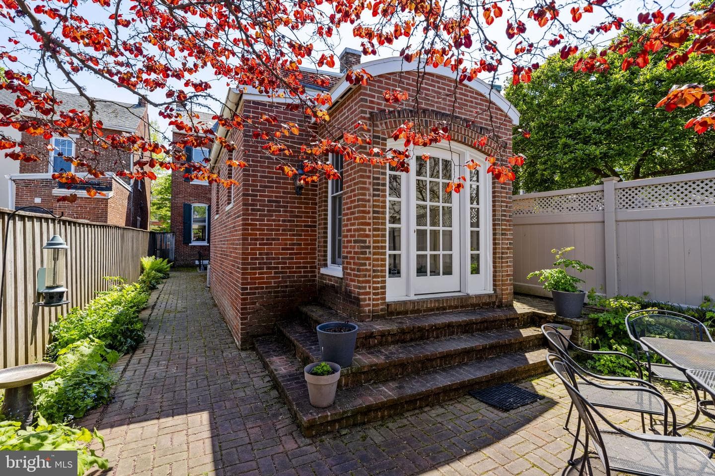 437 W Walnut Street photo 47