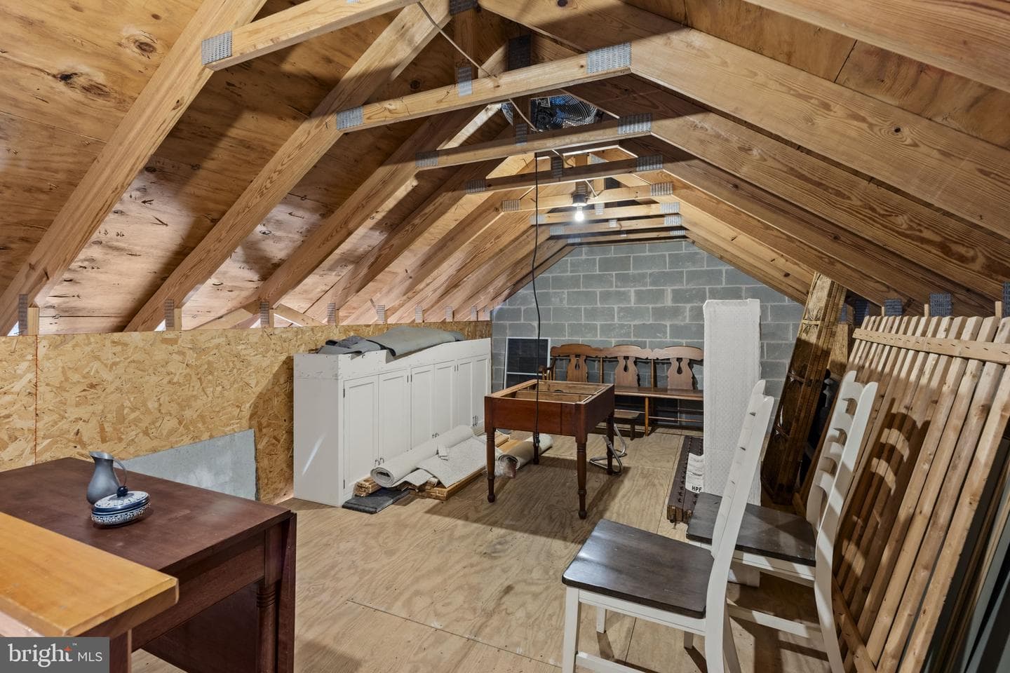 437 W Walnut Street photo 53