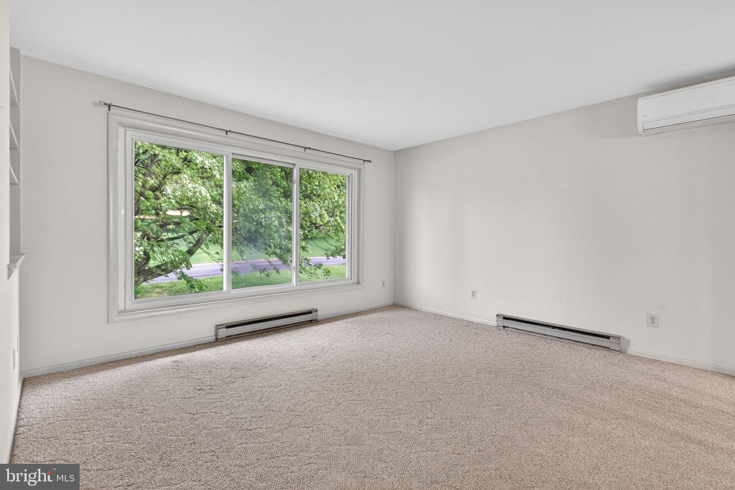 3807 Hillcrest Drive photo 6