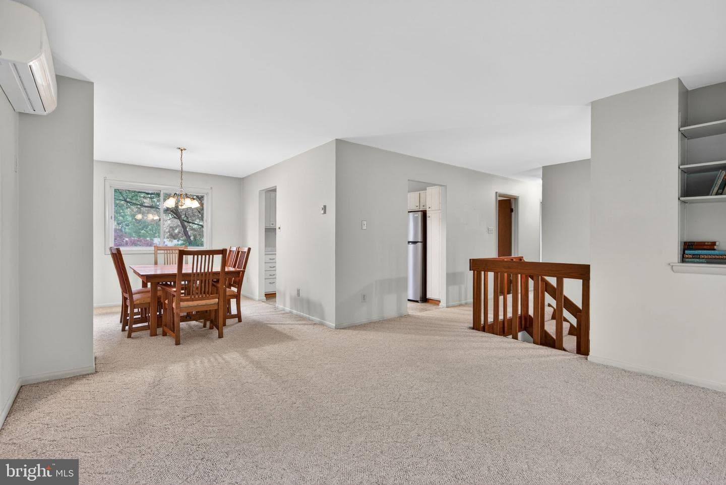 3807 Hillcrest Drive photo 9