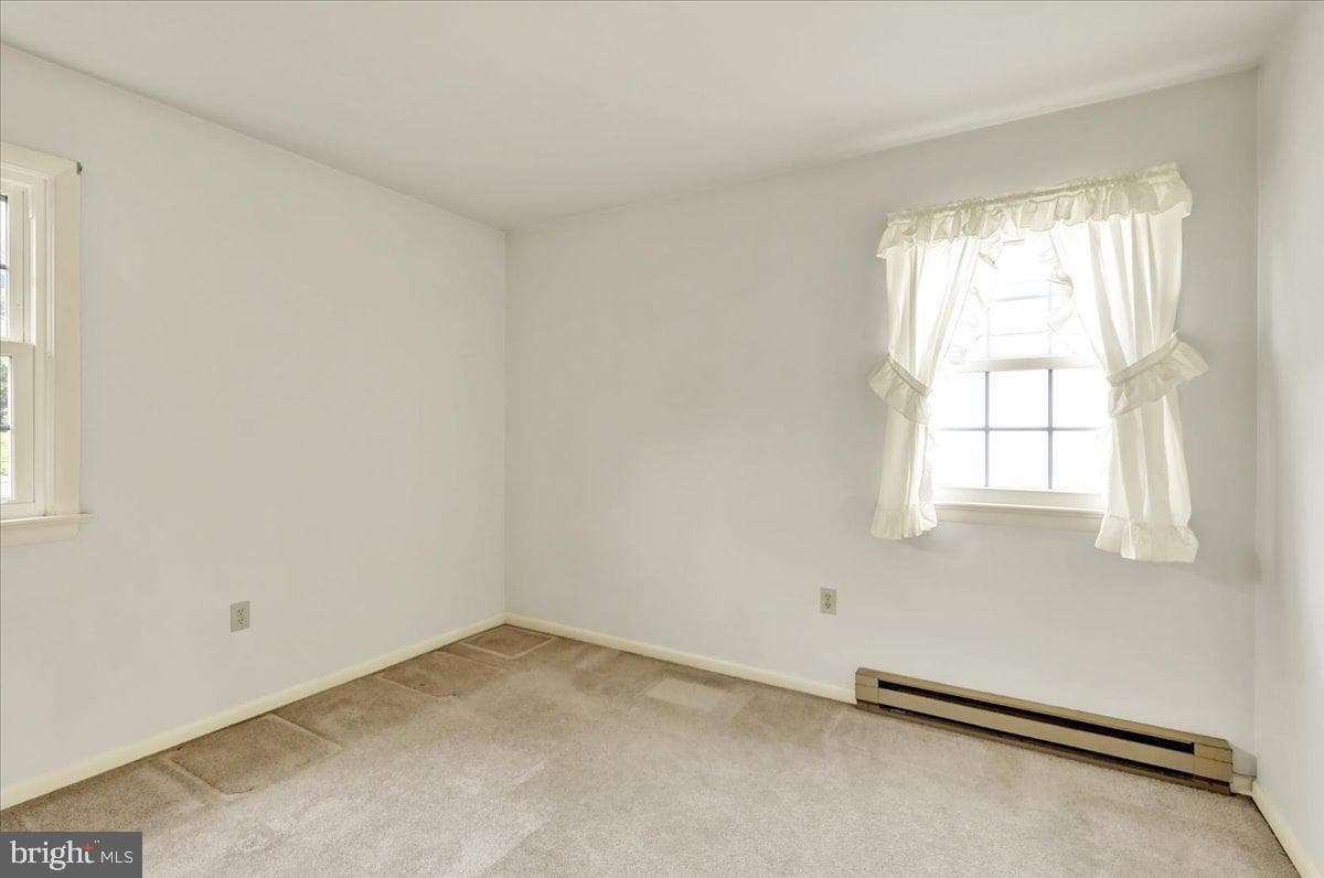 2487 Ellendale Drive photo 25