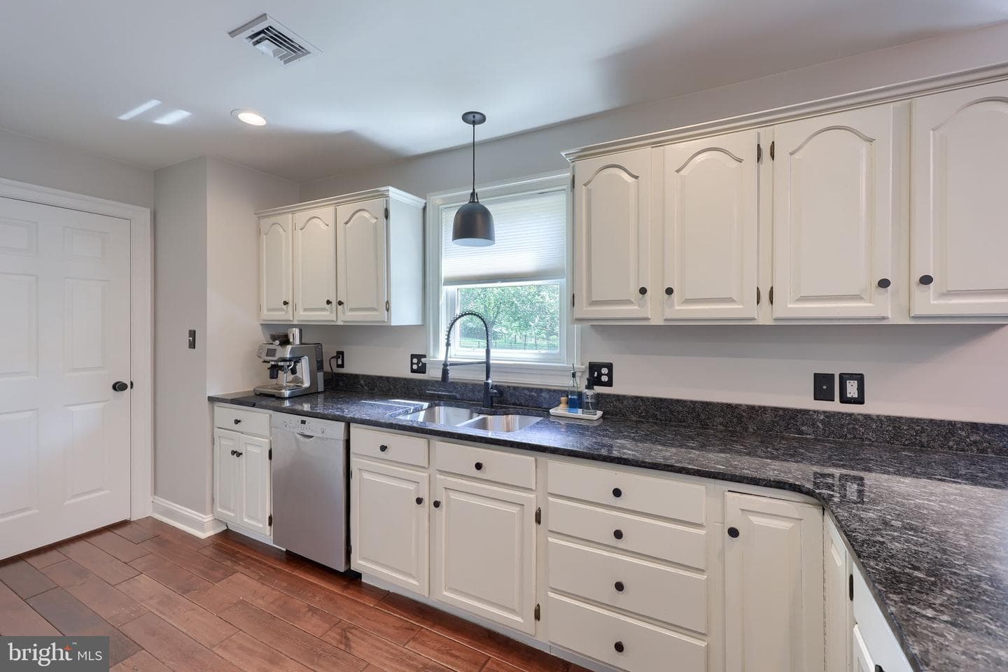 354 W Charlotte Street photo 12