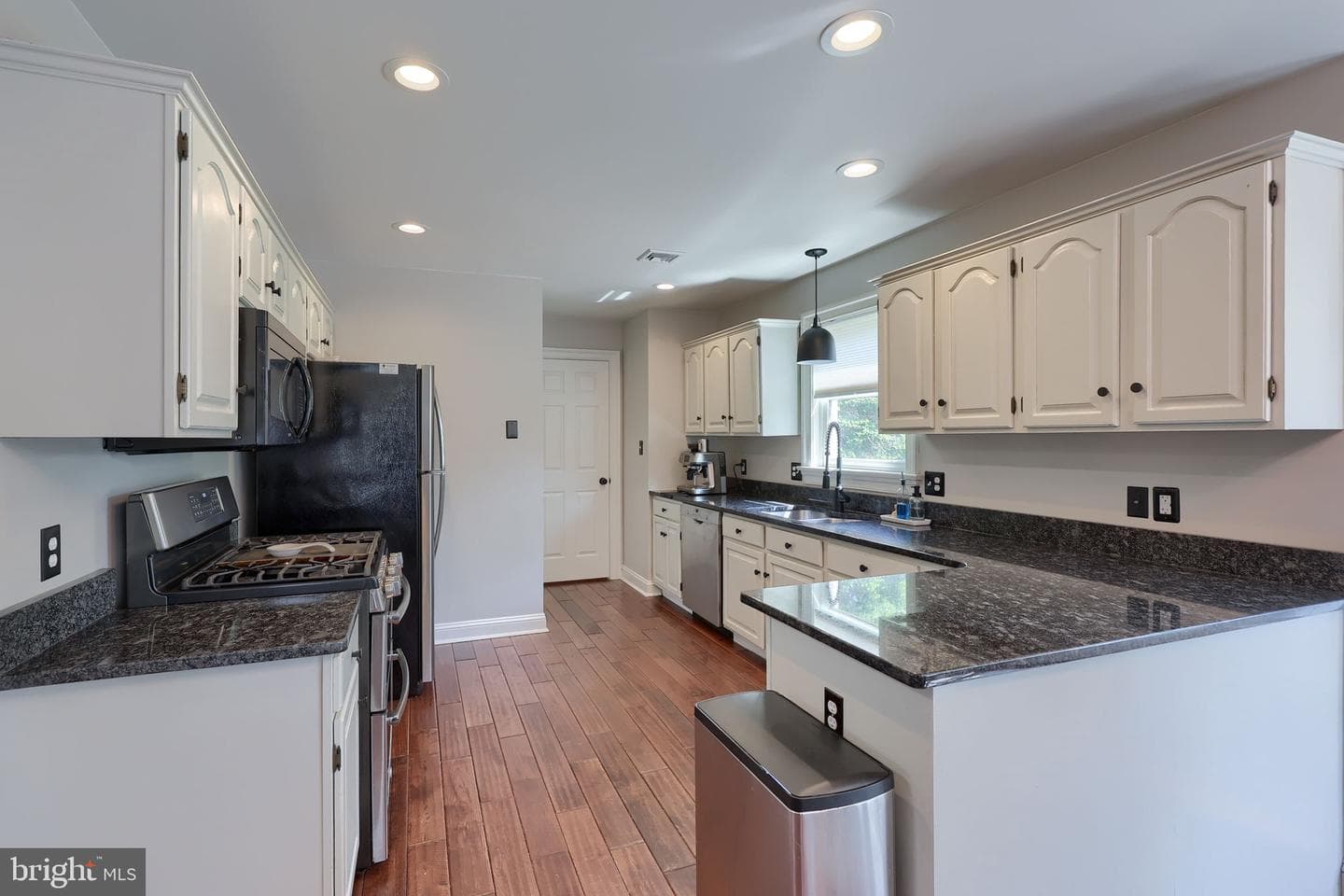 354 W Charlotte Street photo 16