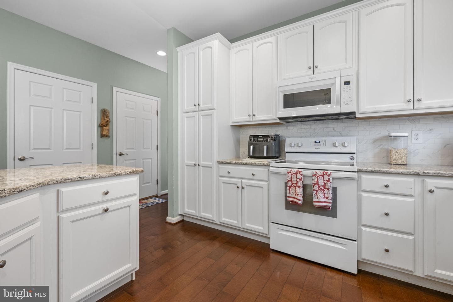 1022 Glory Way photo 8