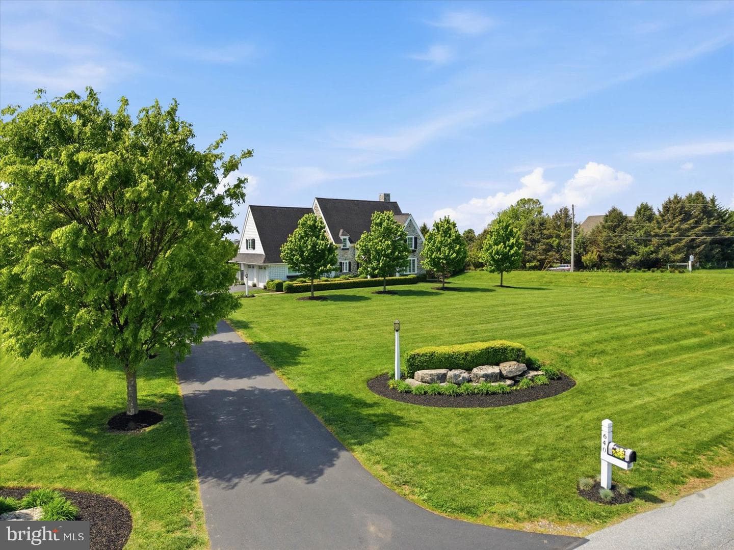 640 Snyder Road photo 3