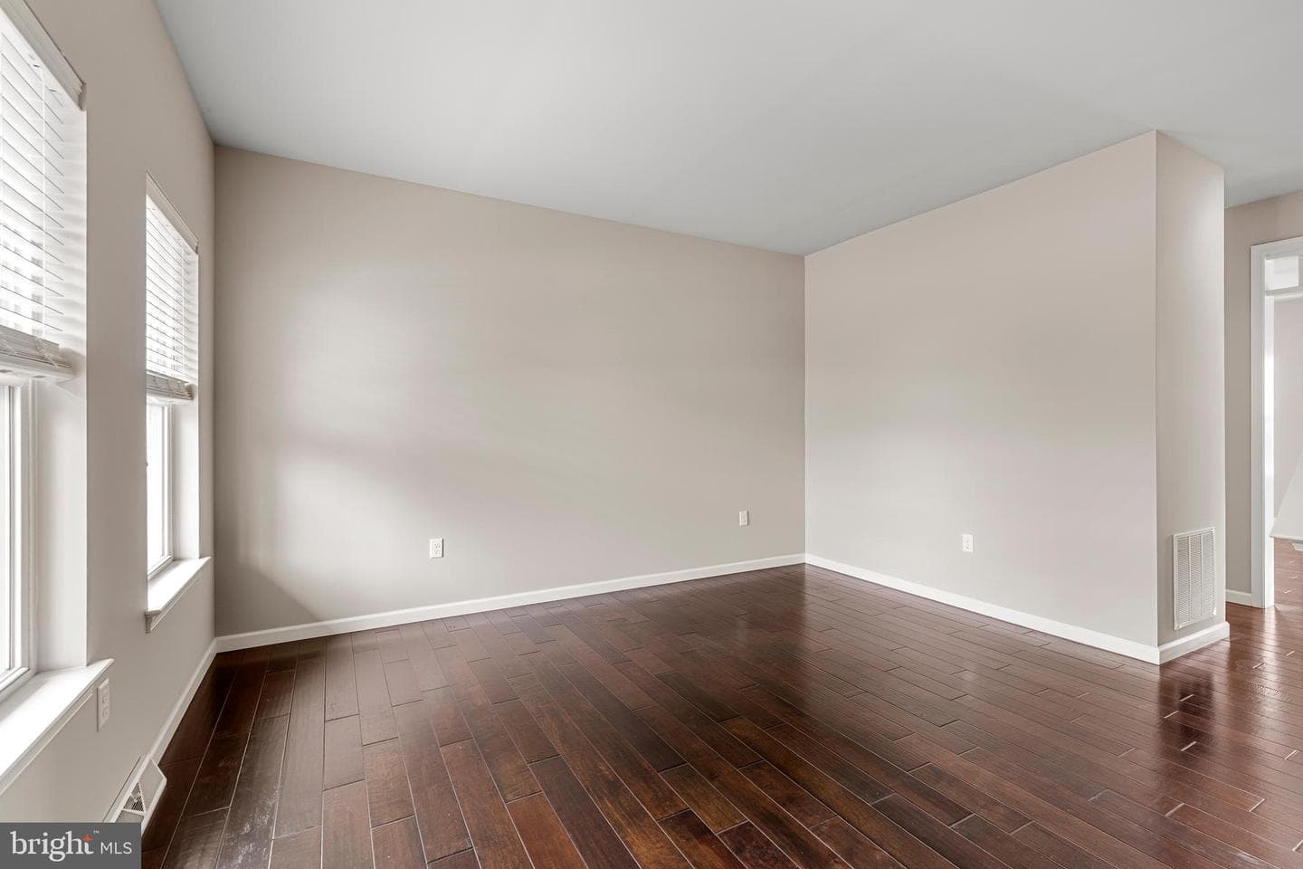3937 Archer Lane photo 6