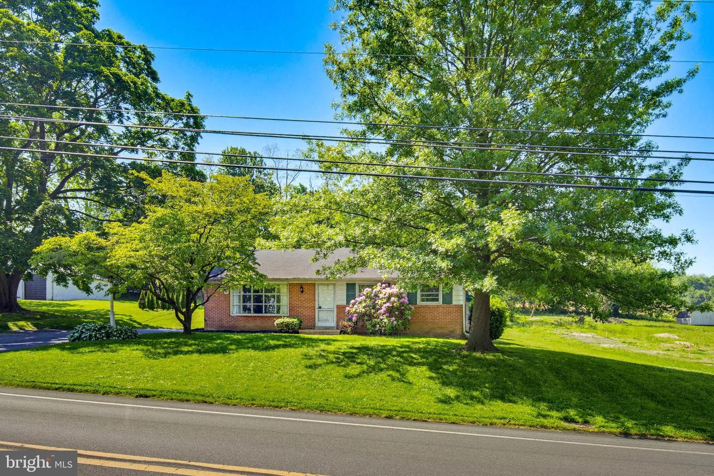 4066 Marietta Avenue photo 2