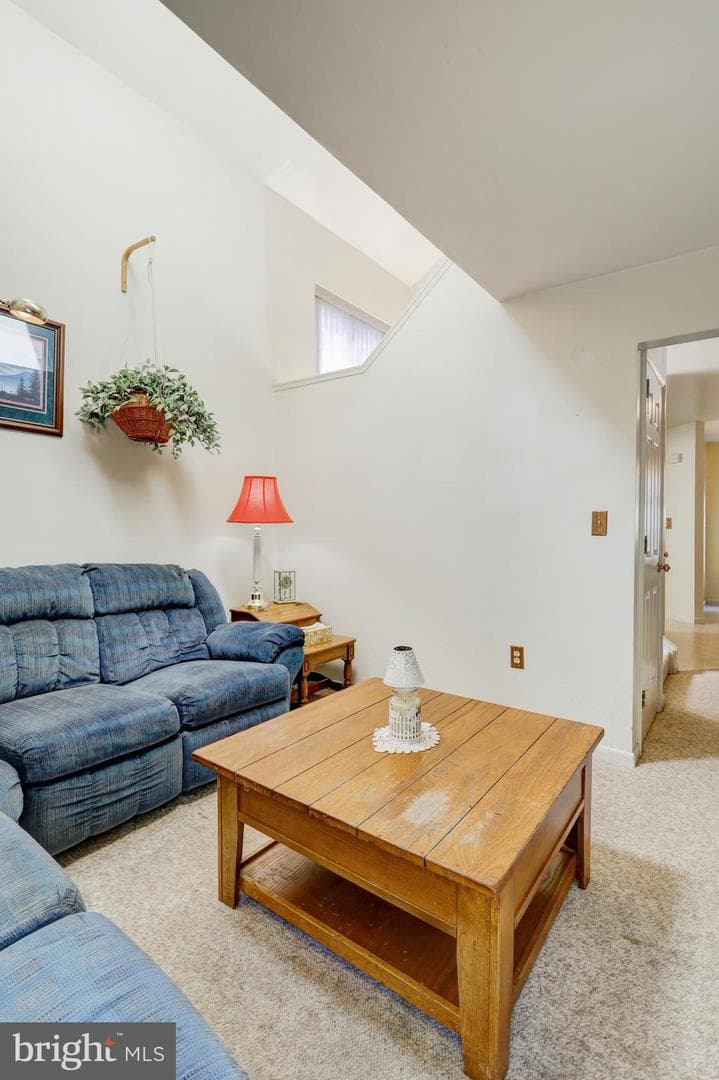 450 Stonegate Court photo 18