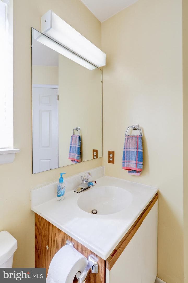 450 Stonegate Court photo 21