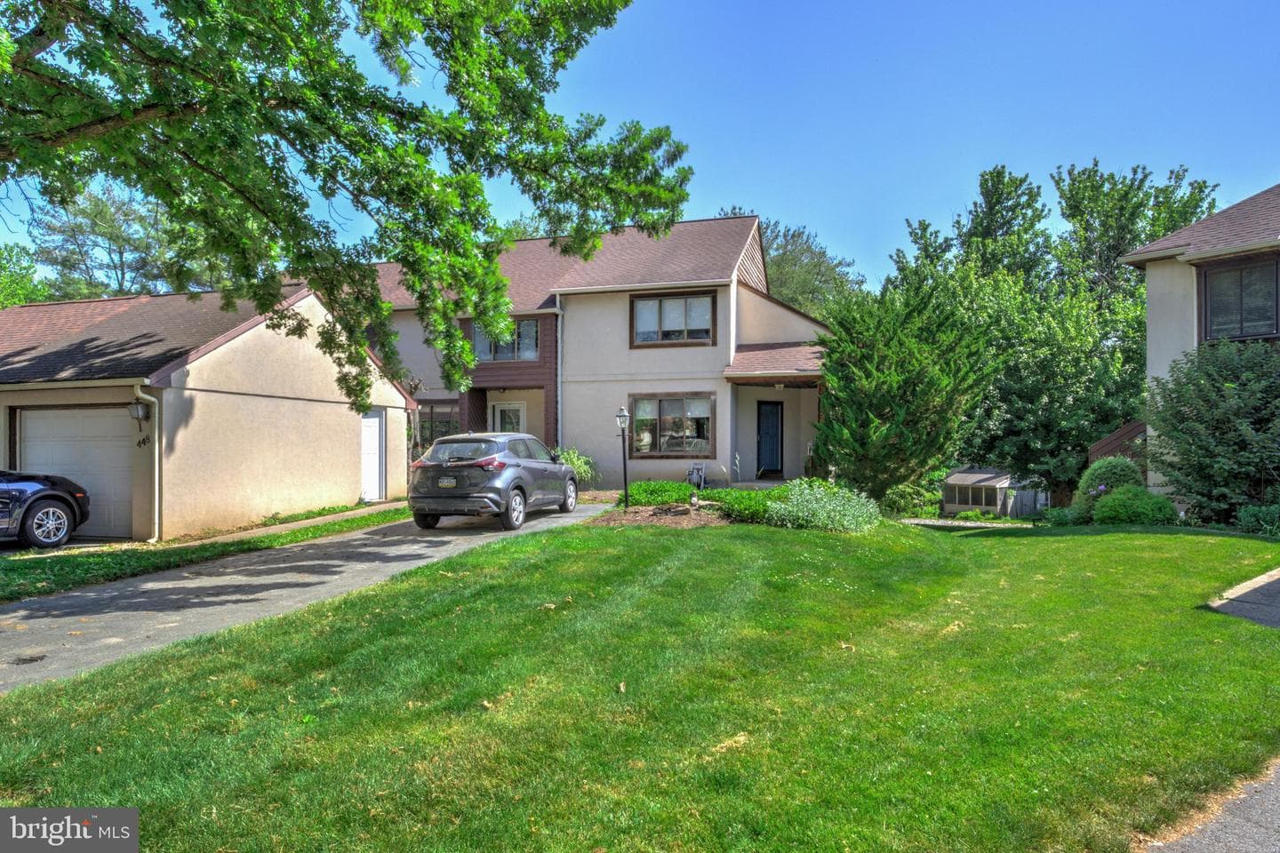 450 Stonegate Court photo 3