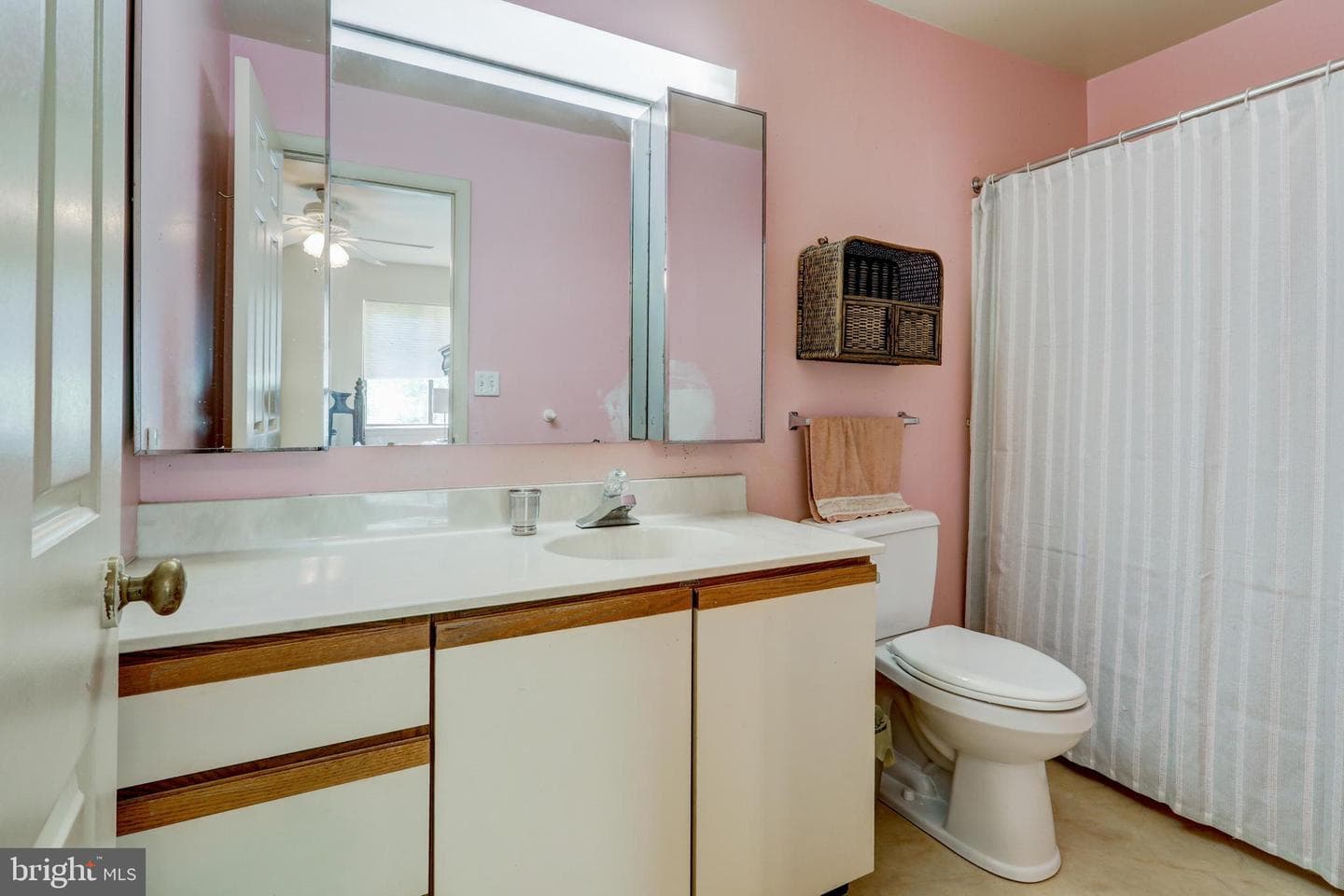 450 Stonegate Court photo 33