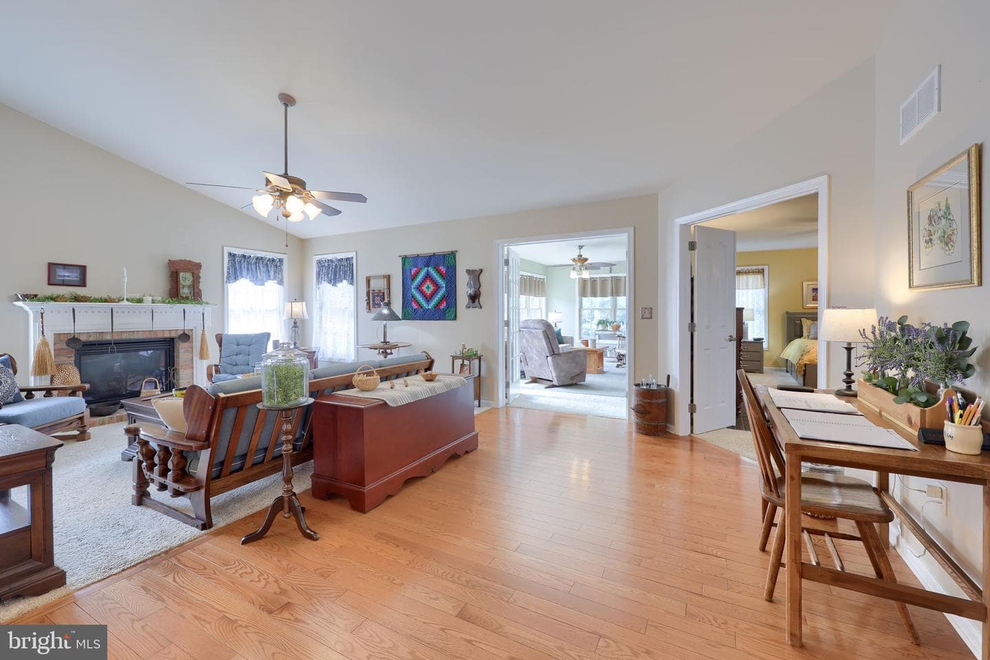 1042 Cambridge Drive photo 21