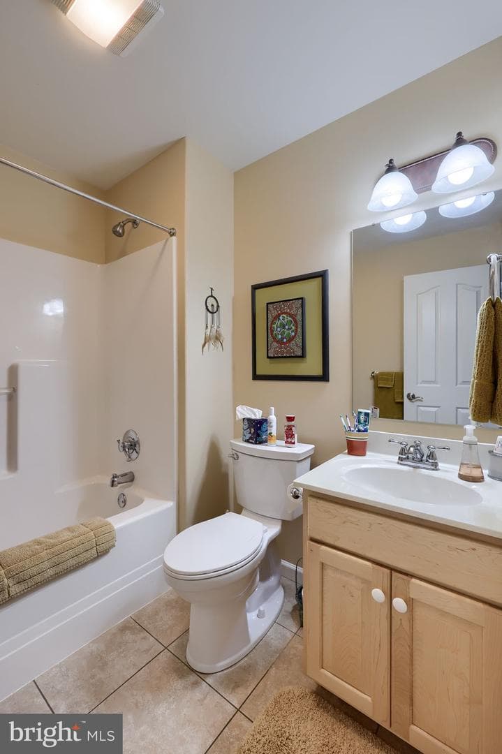 1042 Cambridge Drive photo 32