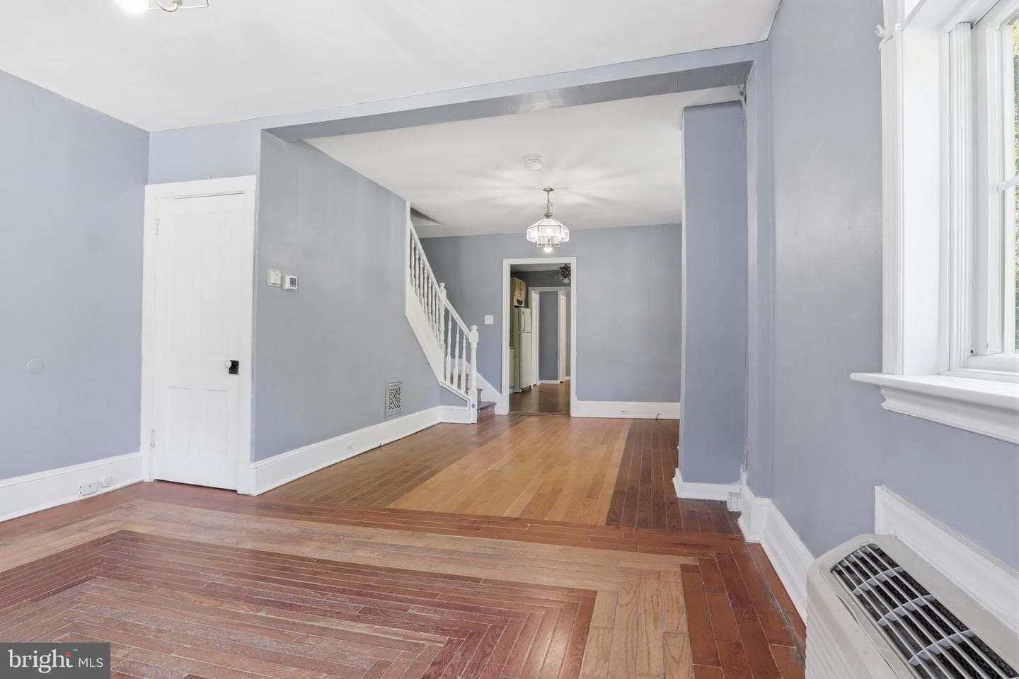 323 E Orange Street photo 7