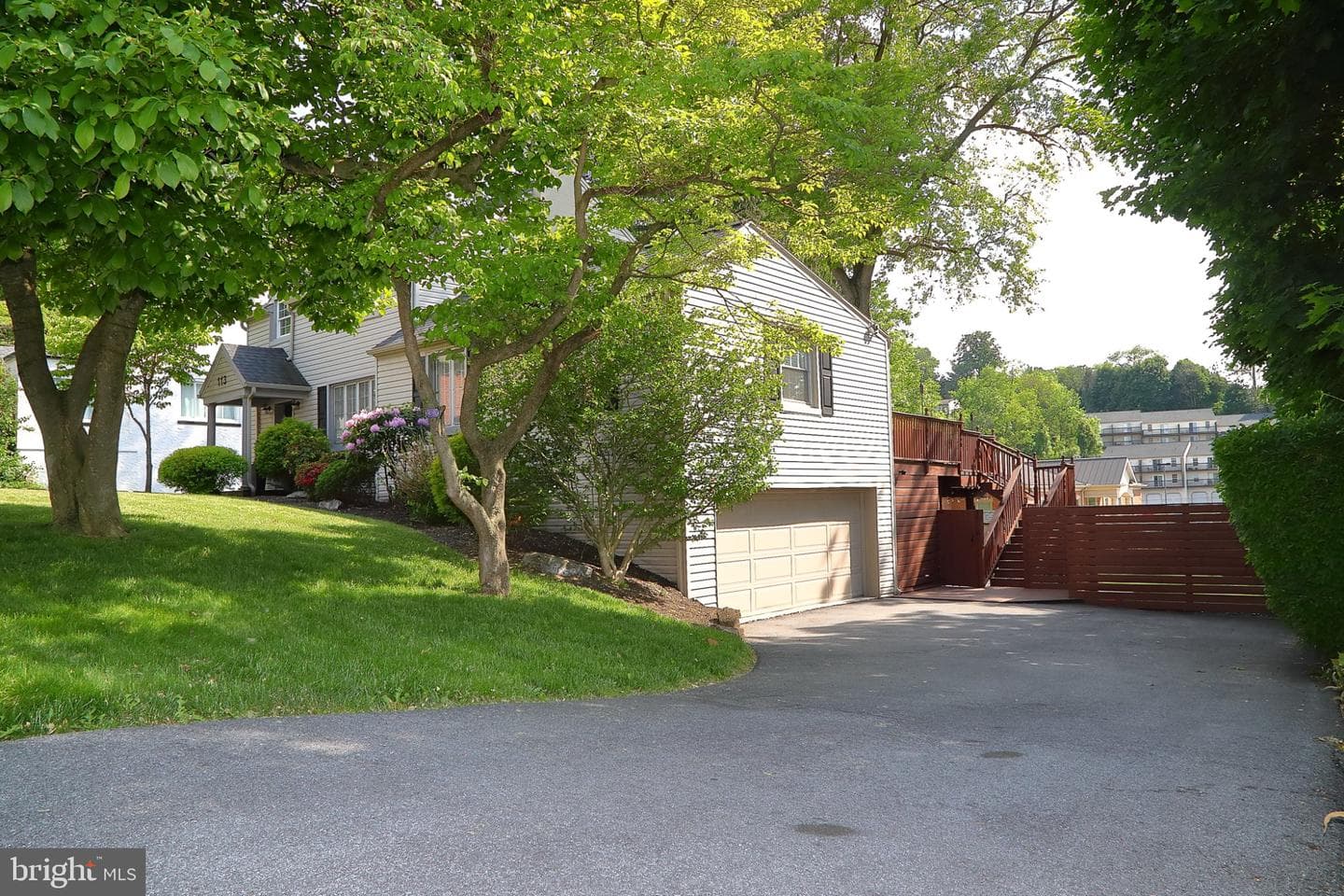 113 E Franklin Street photo 2
