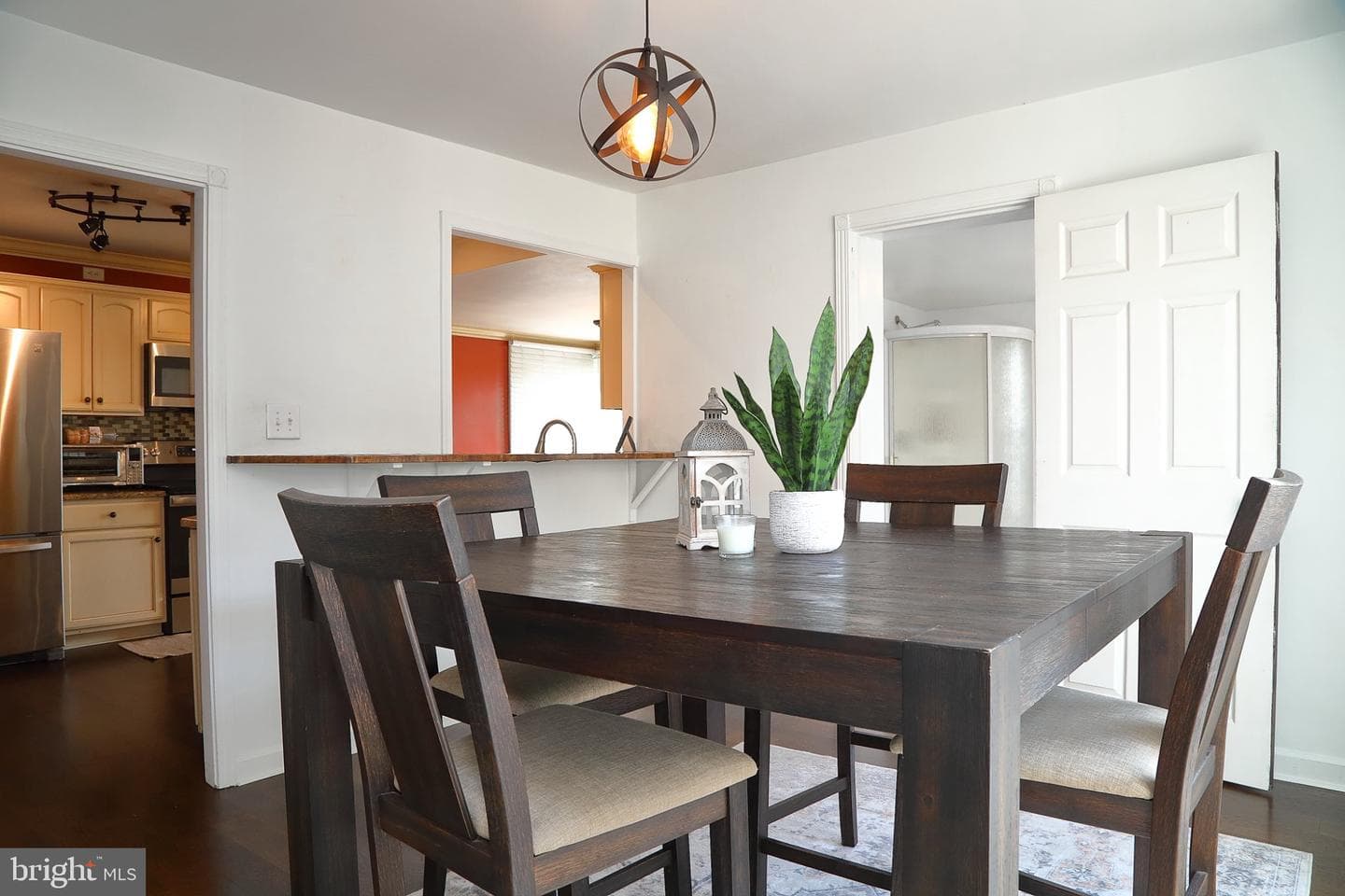 113 E Franklin Street photo 34