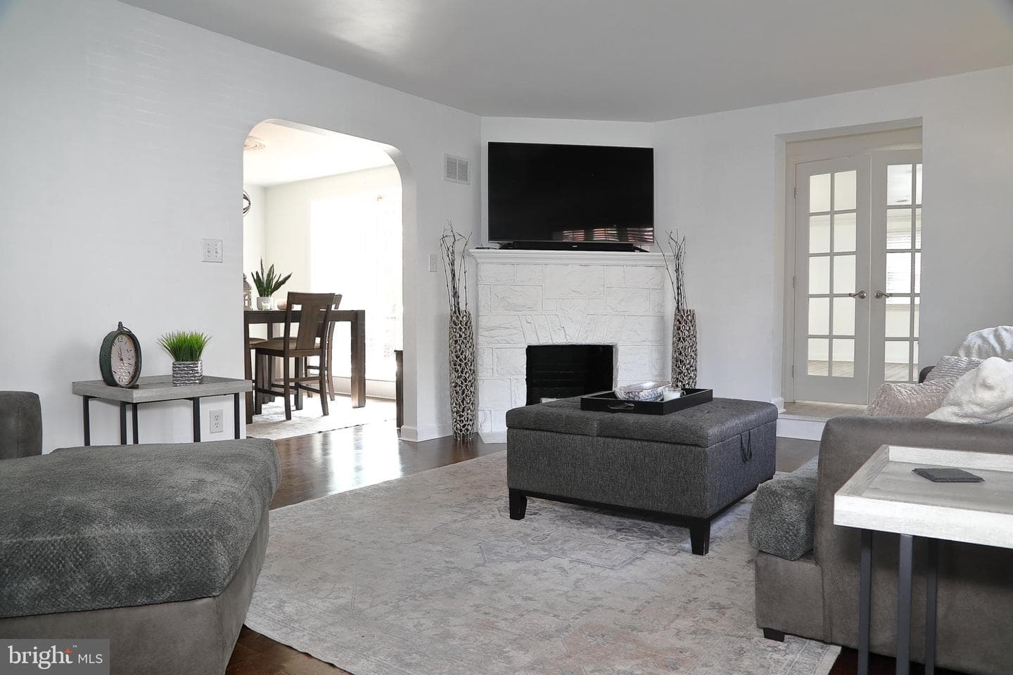113 E Franklin Street photo 42