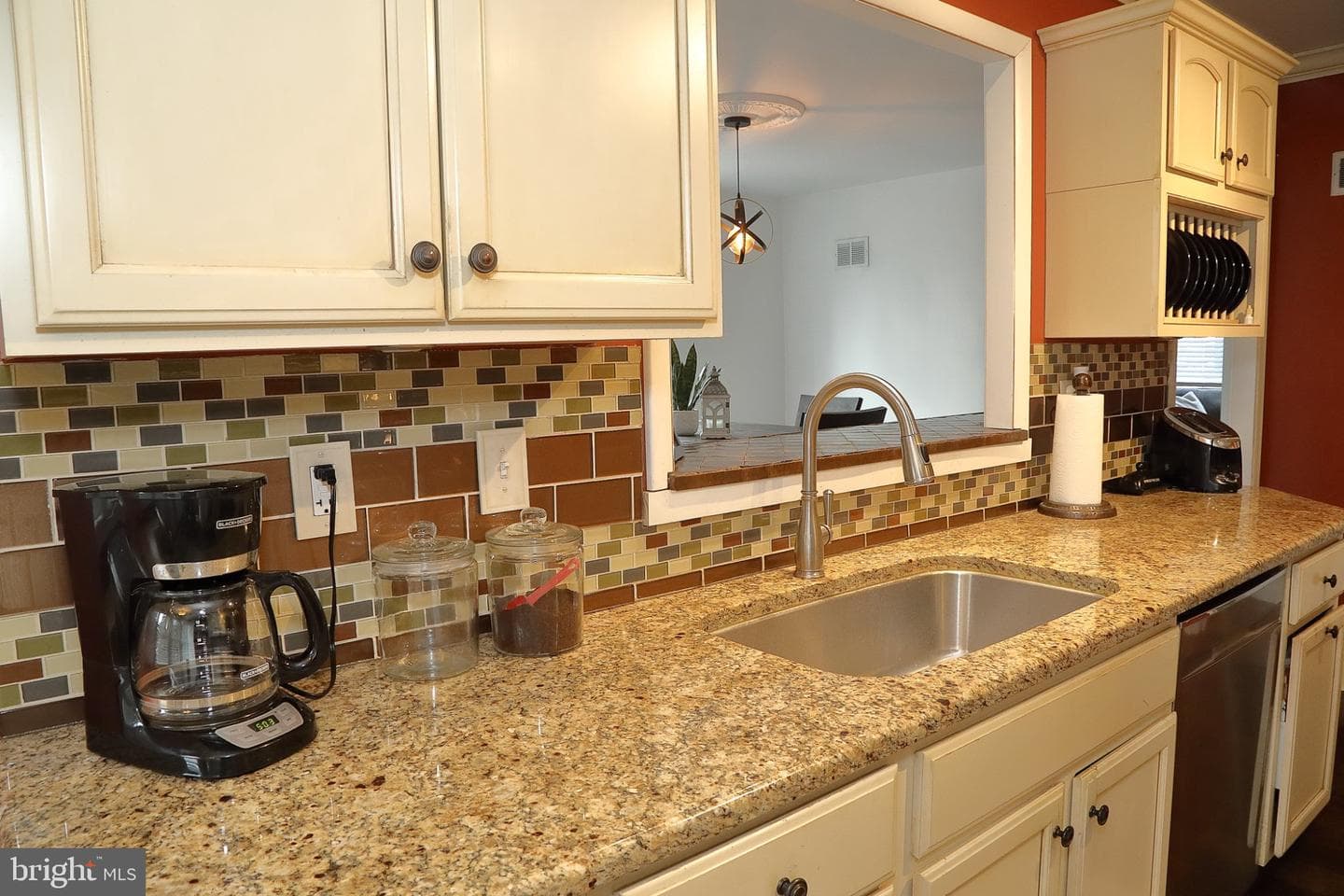 113 E Franklin Street photo 49