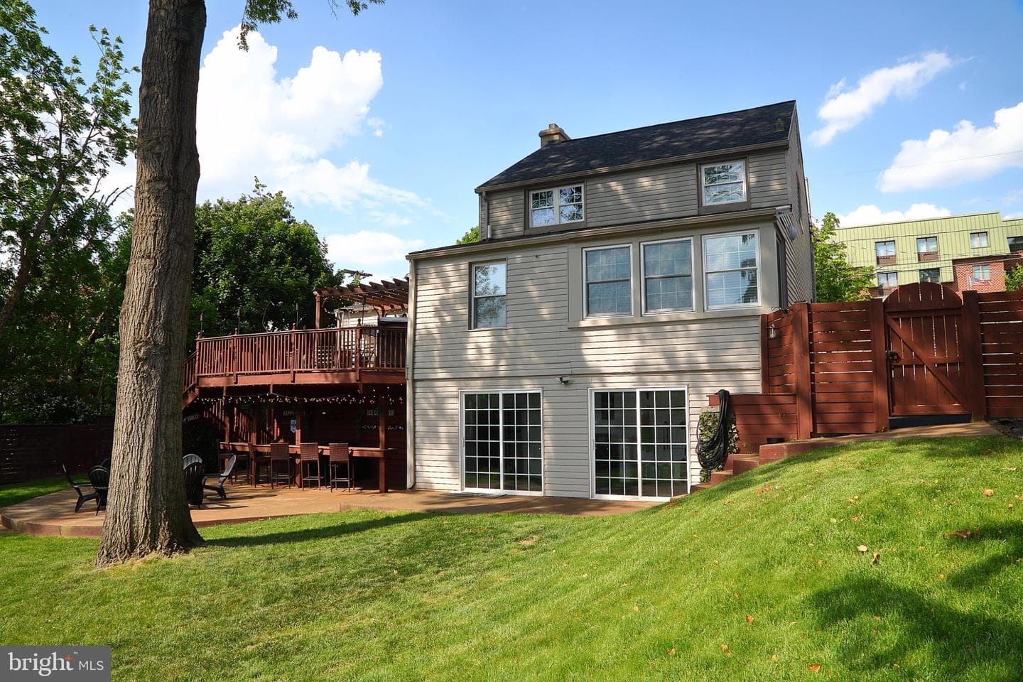 113 E Franklin Street photo 9