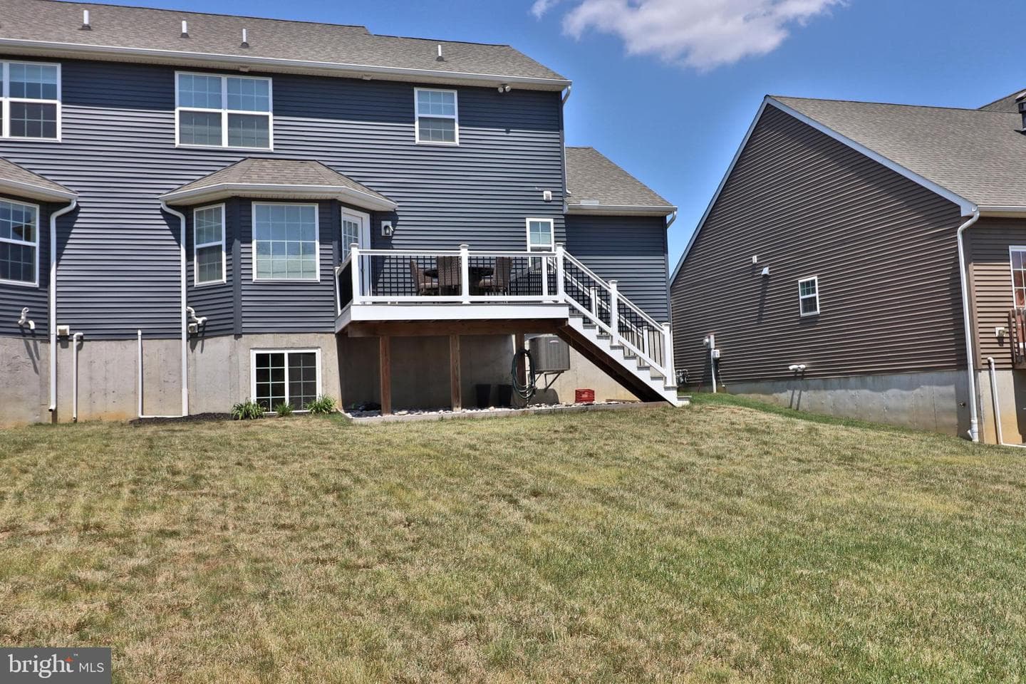 685 Kincaid Avenue photo 2