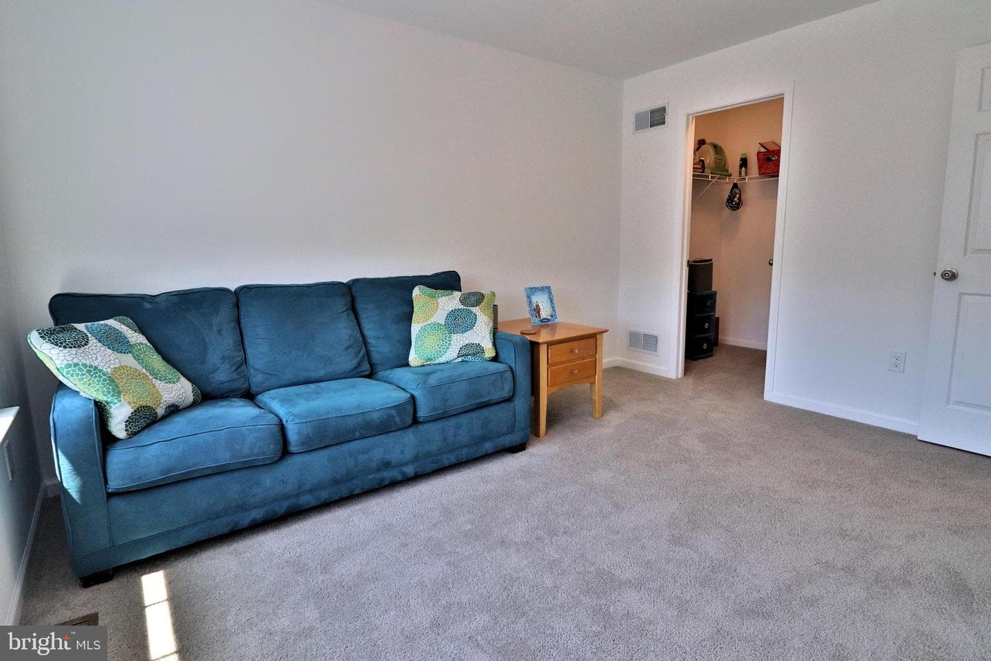 685 Kincaid Avenue photo 29