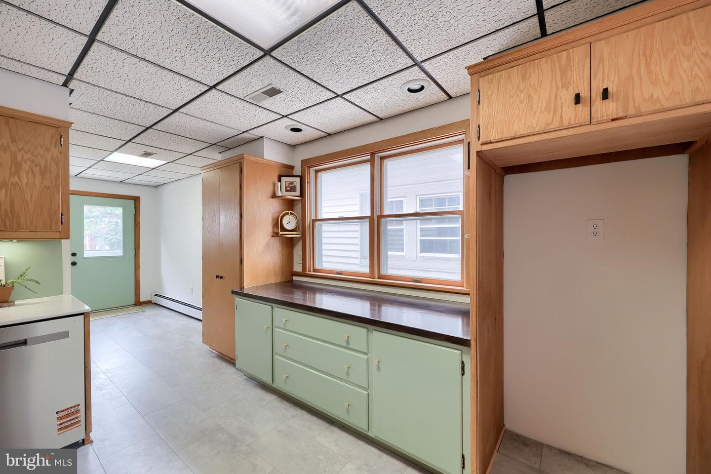 352 W Orange Street photo 18