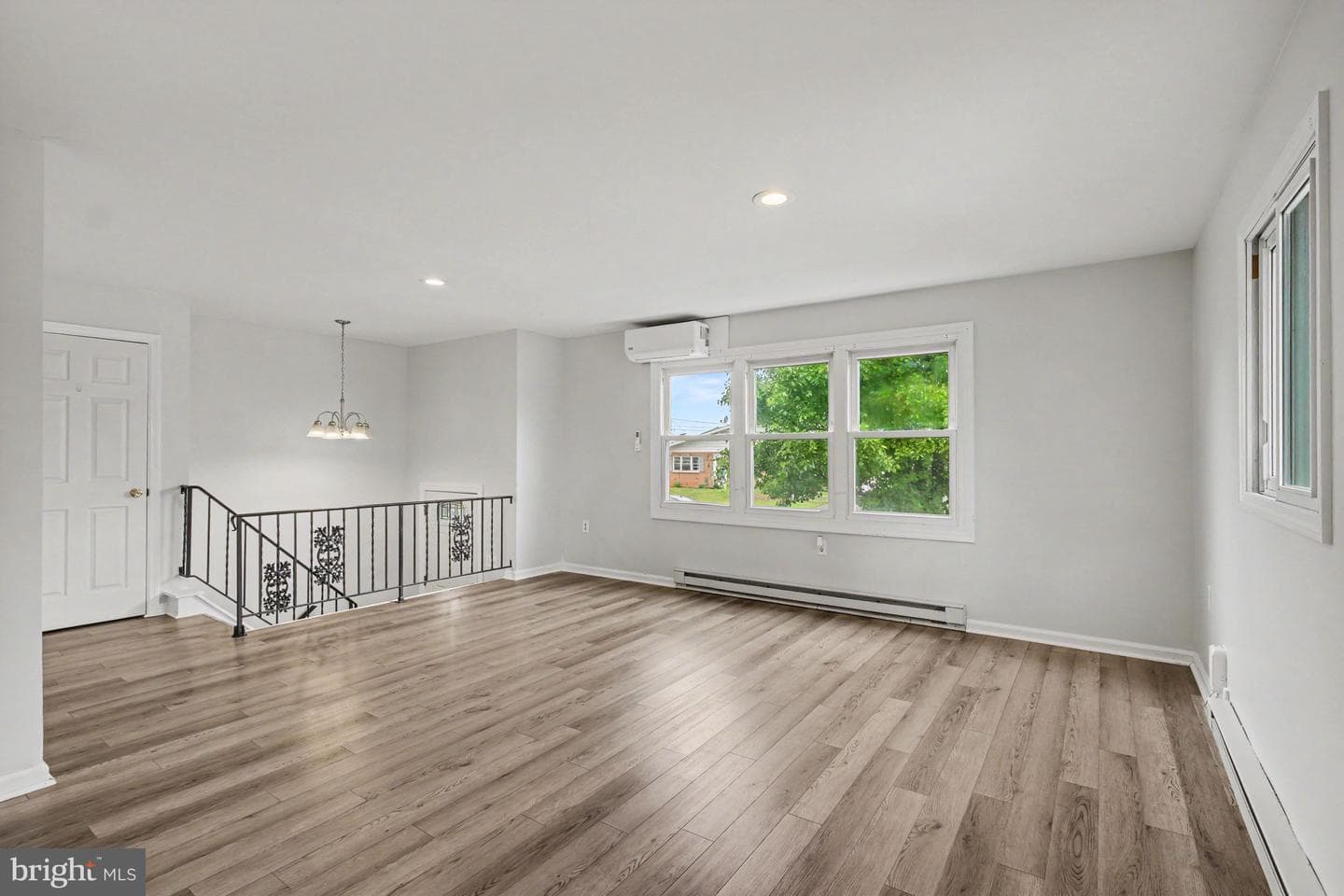 541 Golden Street photo 11