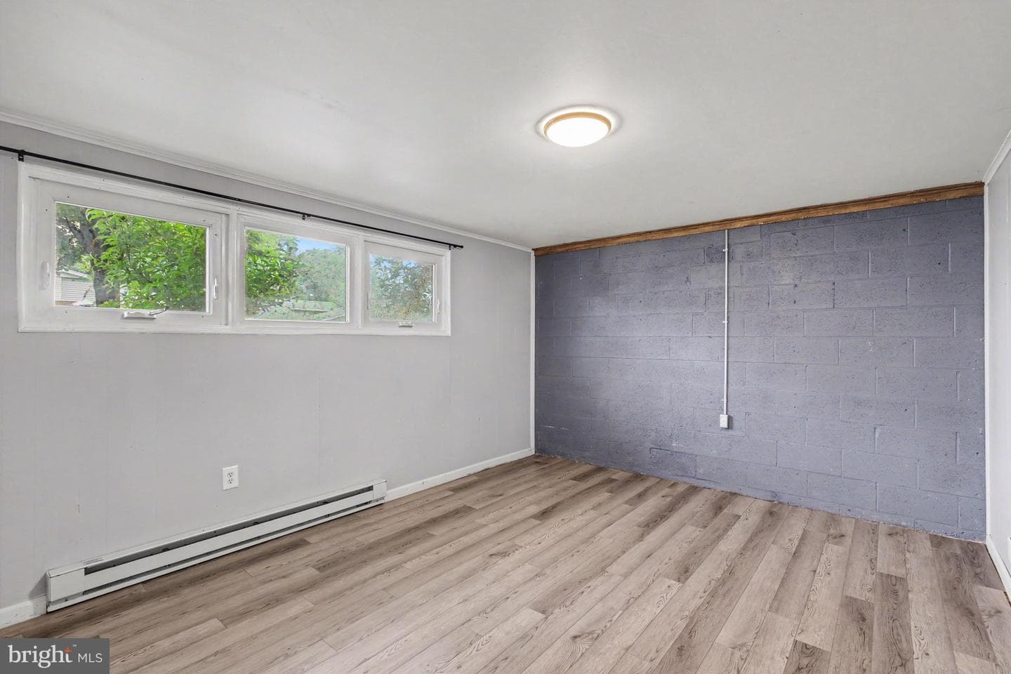 541 Golden Street photo 19