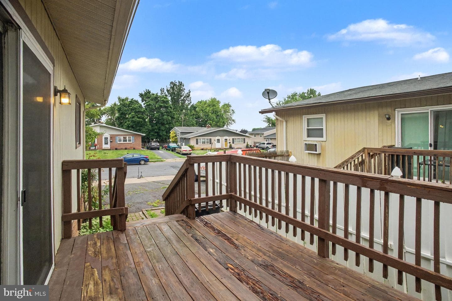 541 Golden Street photo 25