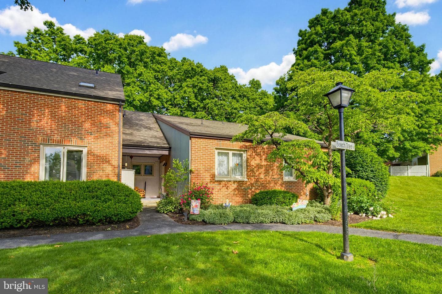 20 Beechtree Lane photo 2